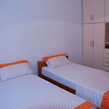 The Hill Apartment Sarandë 外观 照片