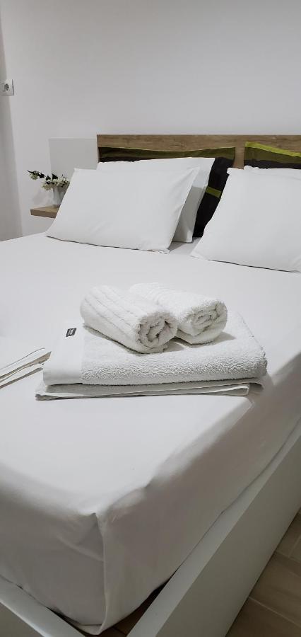 The Hill Apartment Sarandë 外观 照片