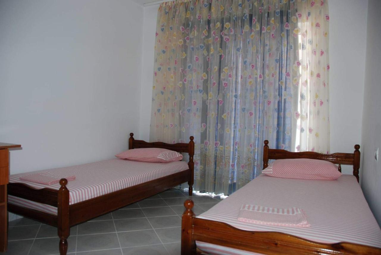 The Hill Apartment Sarandë 外观 照片
