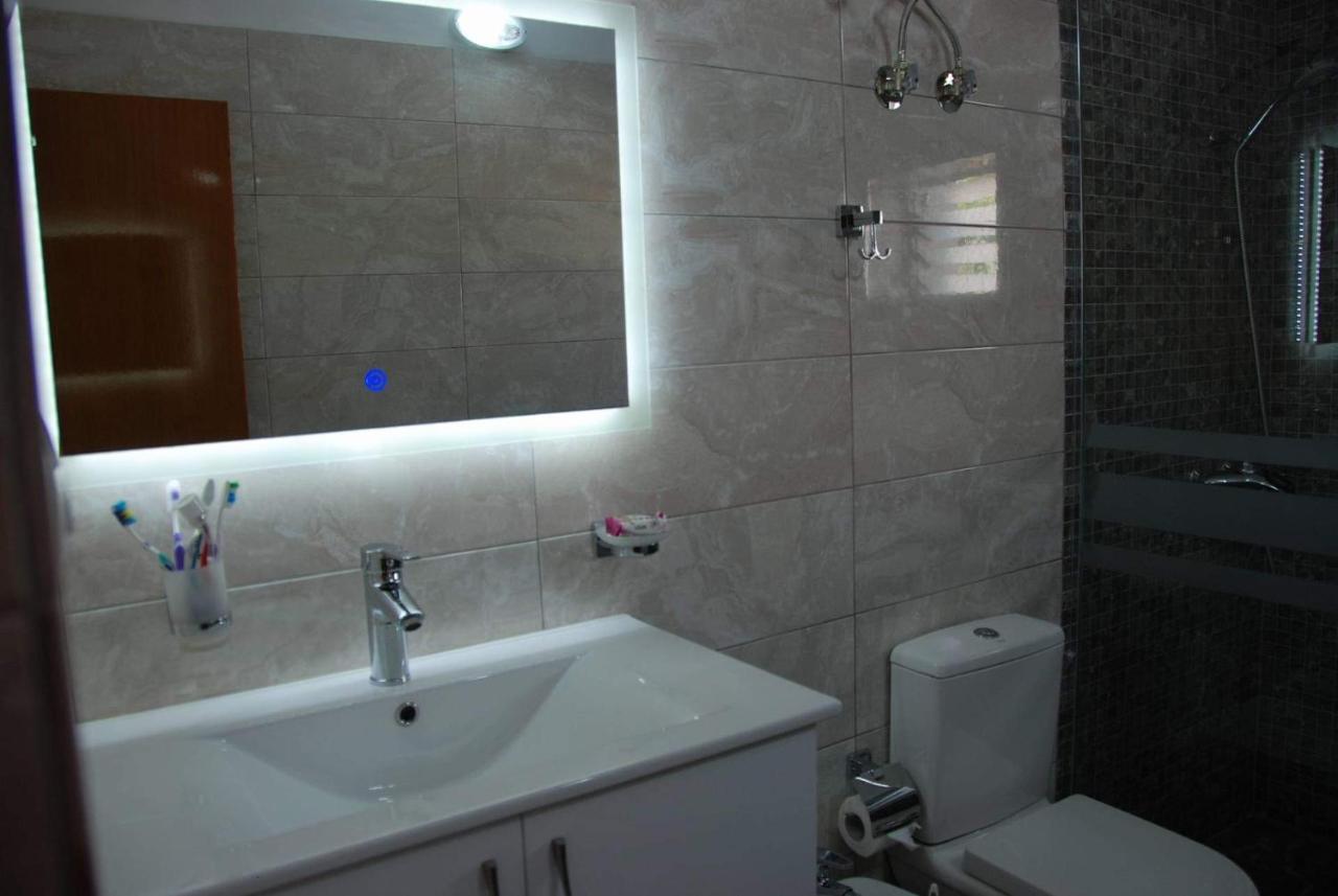 The Hill Apartment Sarandë 外观 照片