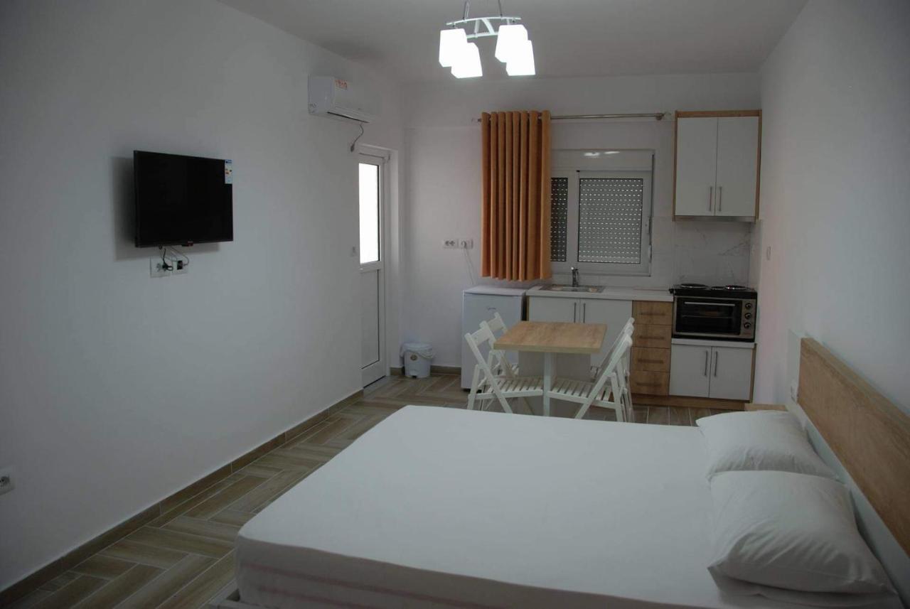 The Hill Apartment Sarandë 外观 照片