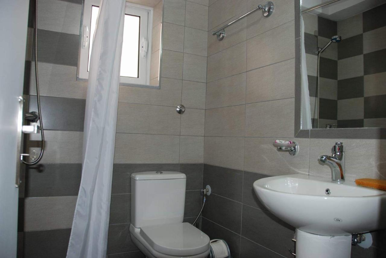 The Hill Apartment Sarandë 外观 照片
